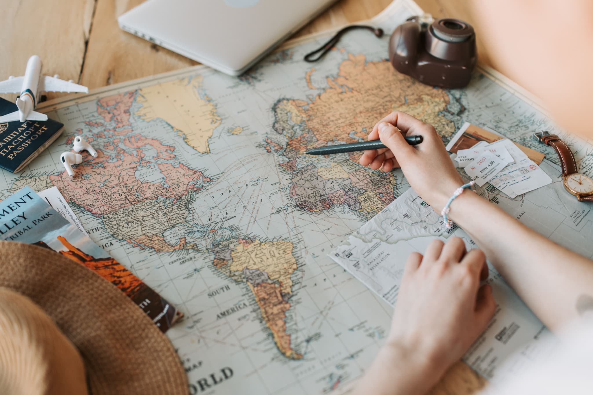 Travel planning with map and compass for customised Thailand packages